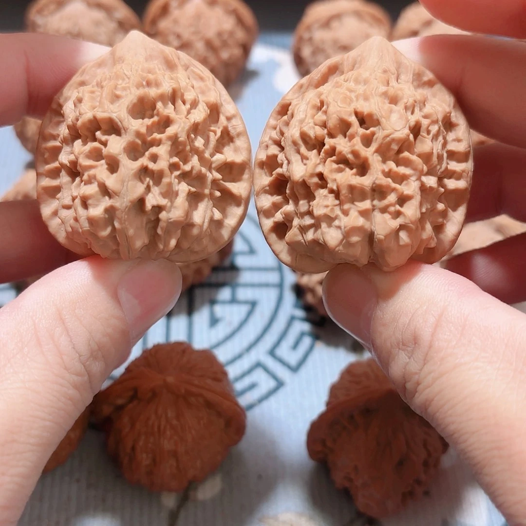 文玩核桃把件捏****僞45官帽54.6克单只不差克重