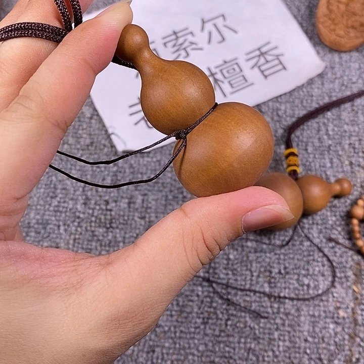 檀香木手串/手链老山檀香黑肉大葫芦6公分