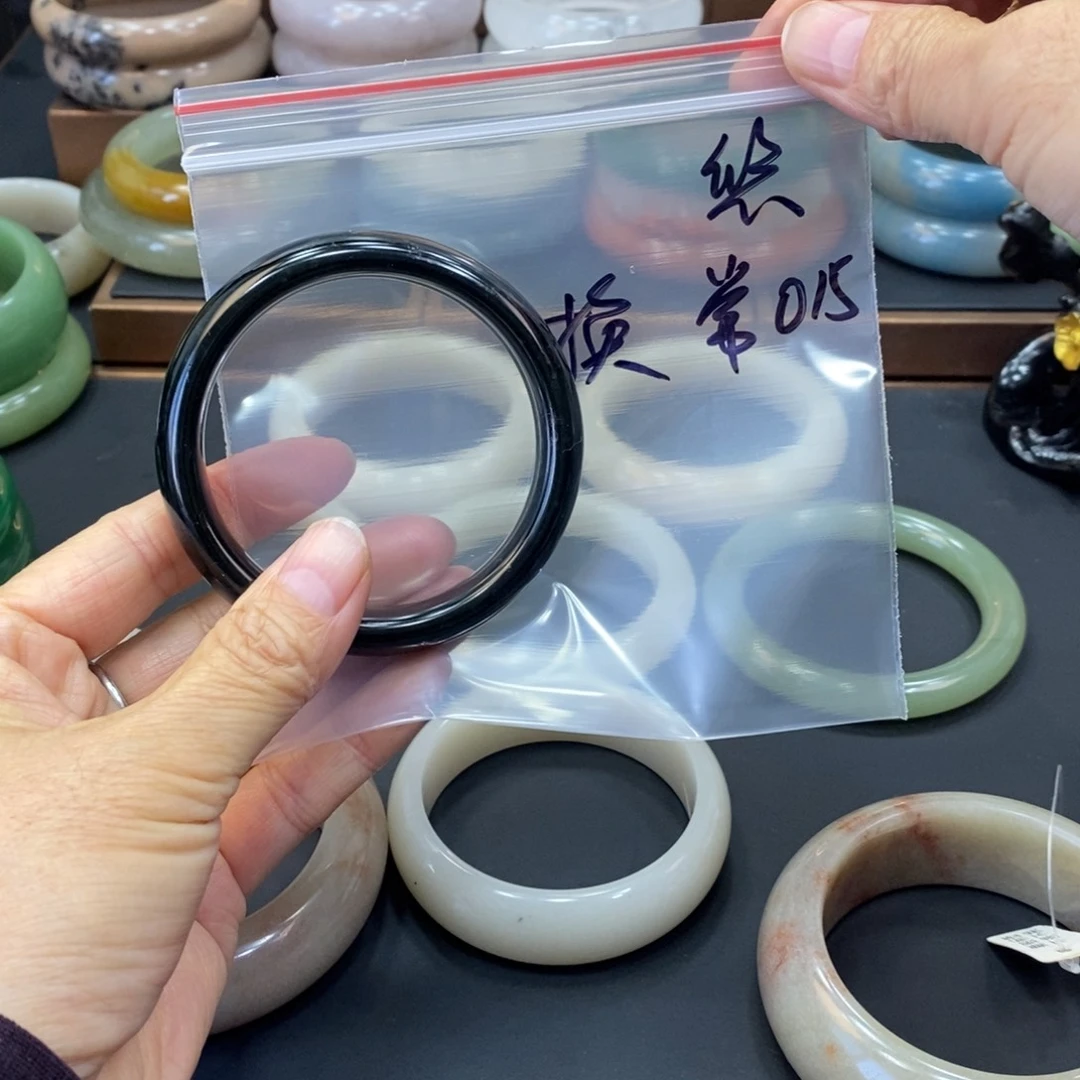悠***月未镶嵌蛇纹石玉手镯