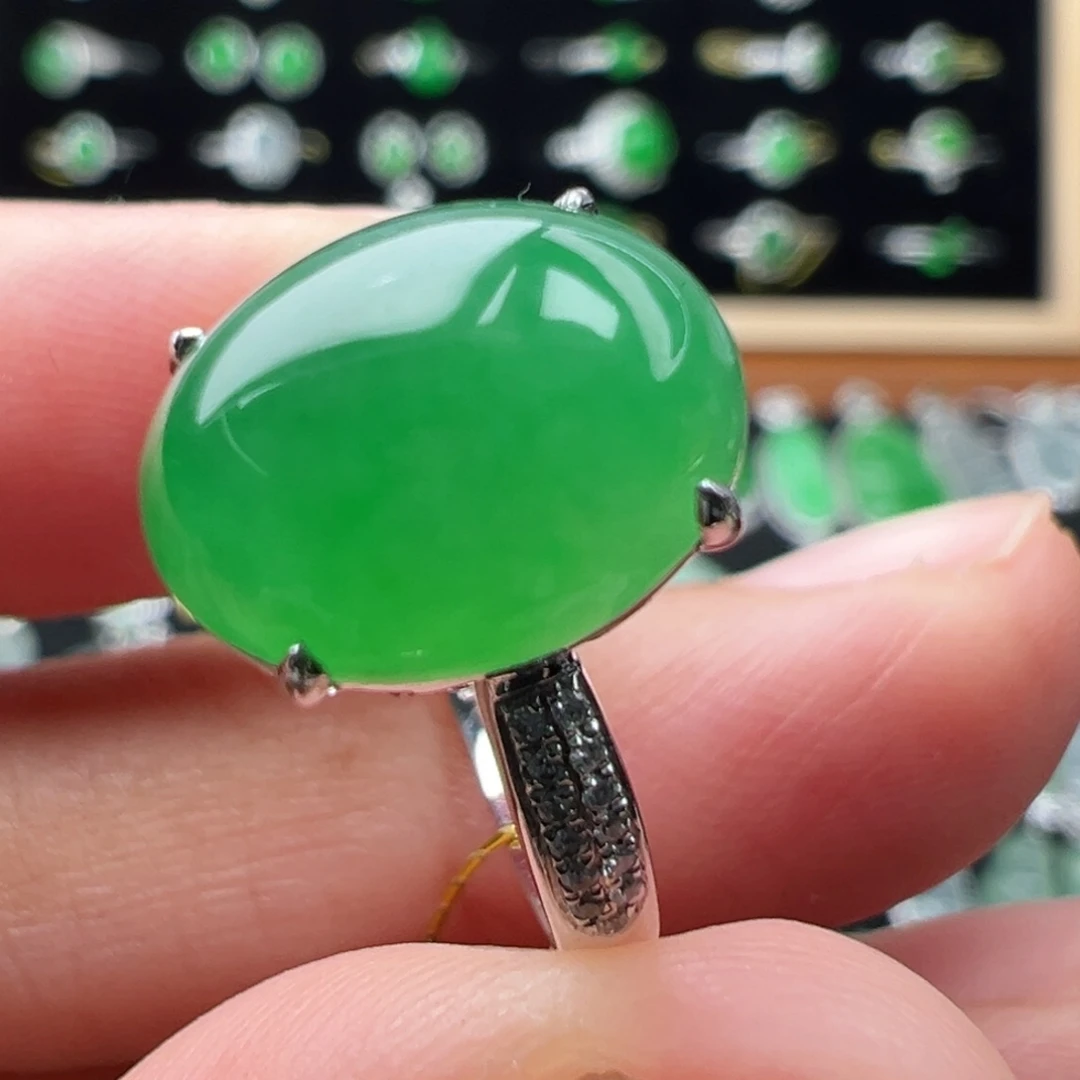 翡翠18K金镶嵌颈饰戒指