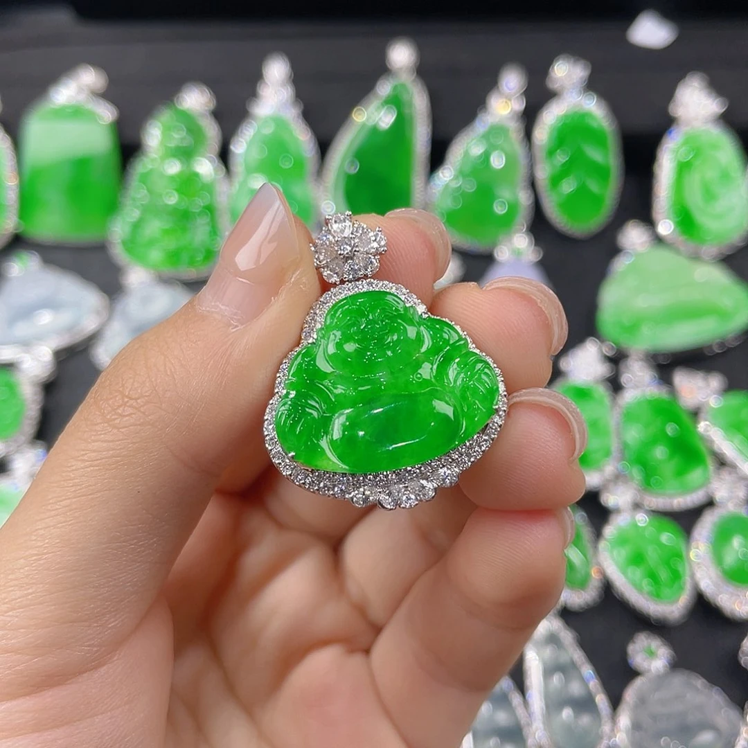 翡翠18K金镶嵌颈饰