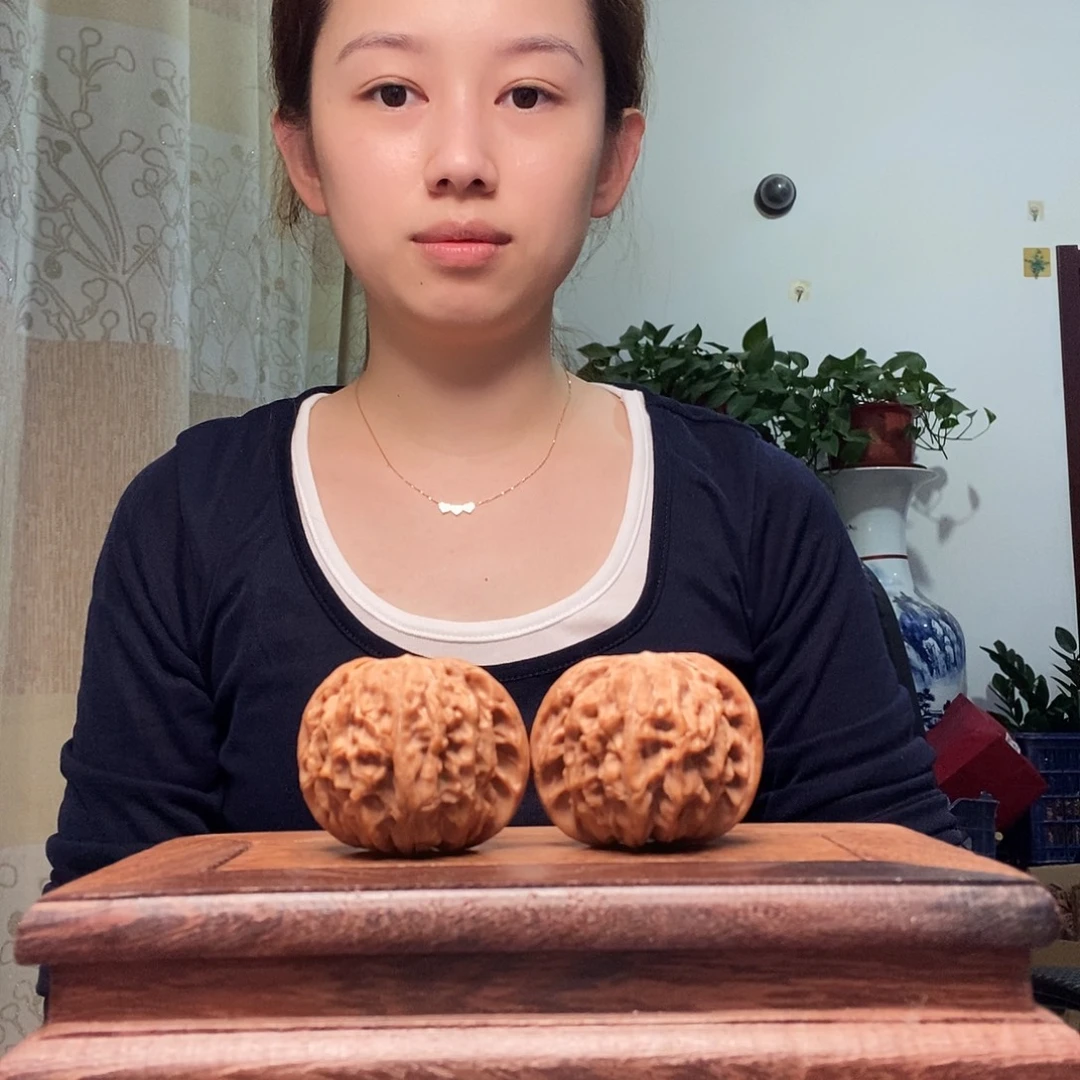 很***胖吊坠文玩核桃磨盘