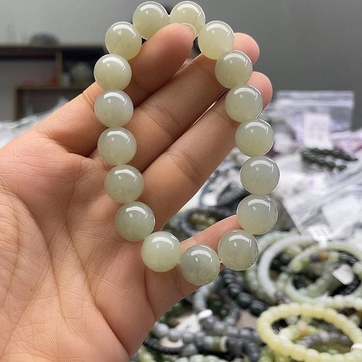 和田玉未镶嵌手串