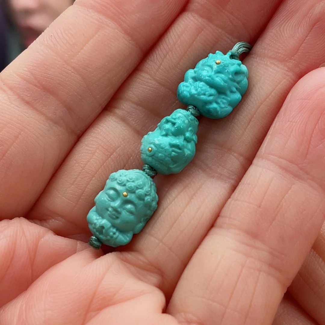 绿松石颈饰未镶嵌