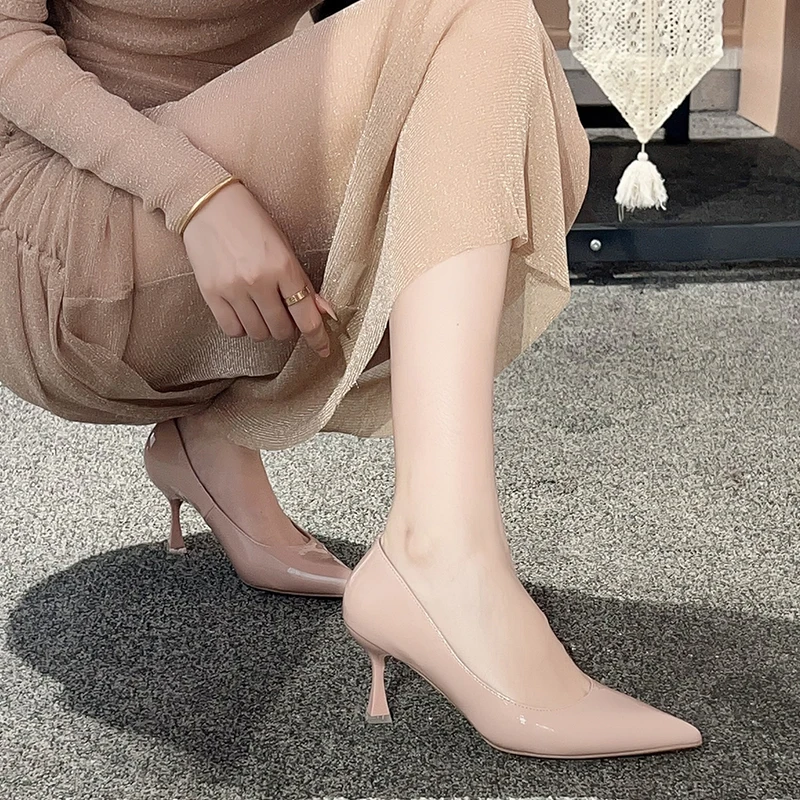 高跟鞋女细跟不累脚单鞋配裙子气质尖头法式漆皮裸色工作鞋女黑色