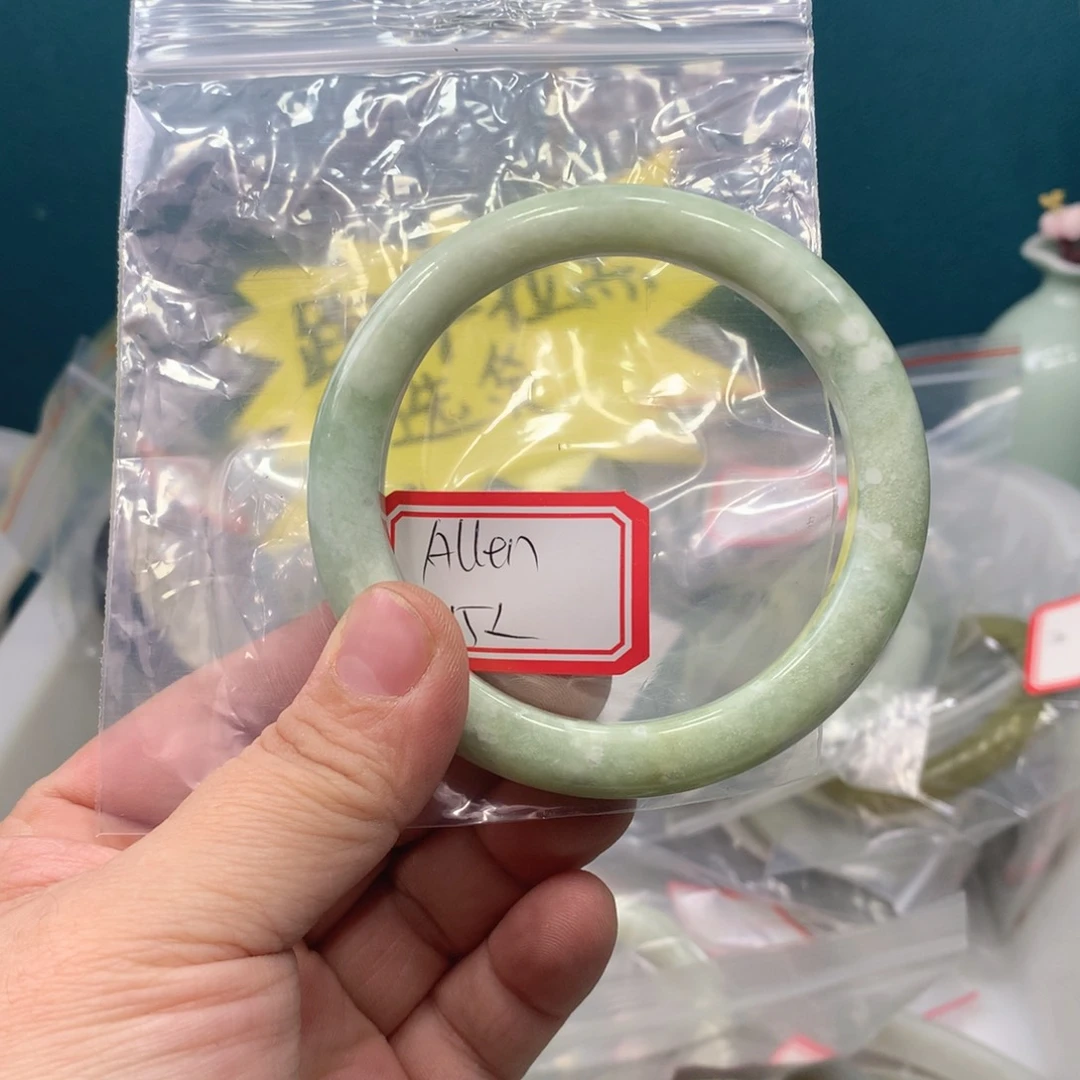 蛇纹石玉手镯未镶嵌A****g