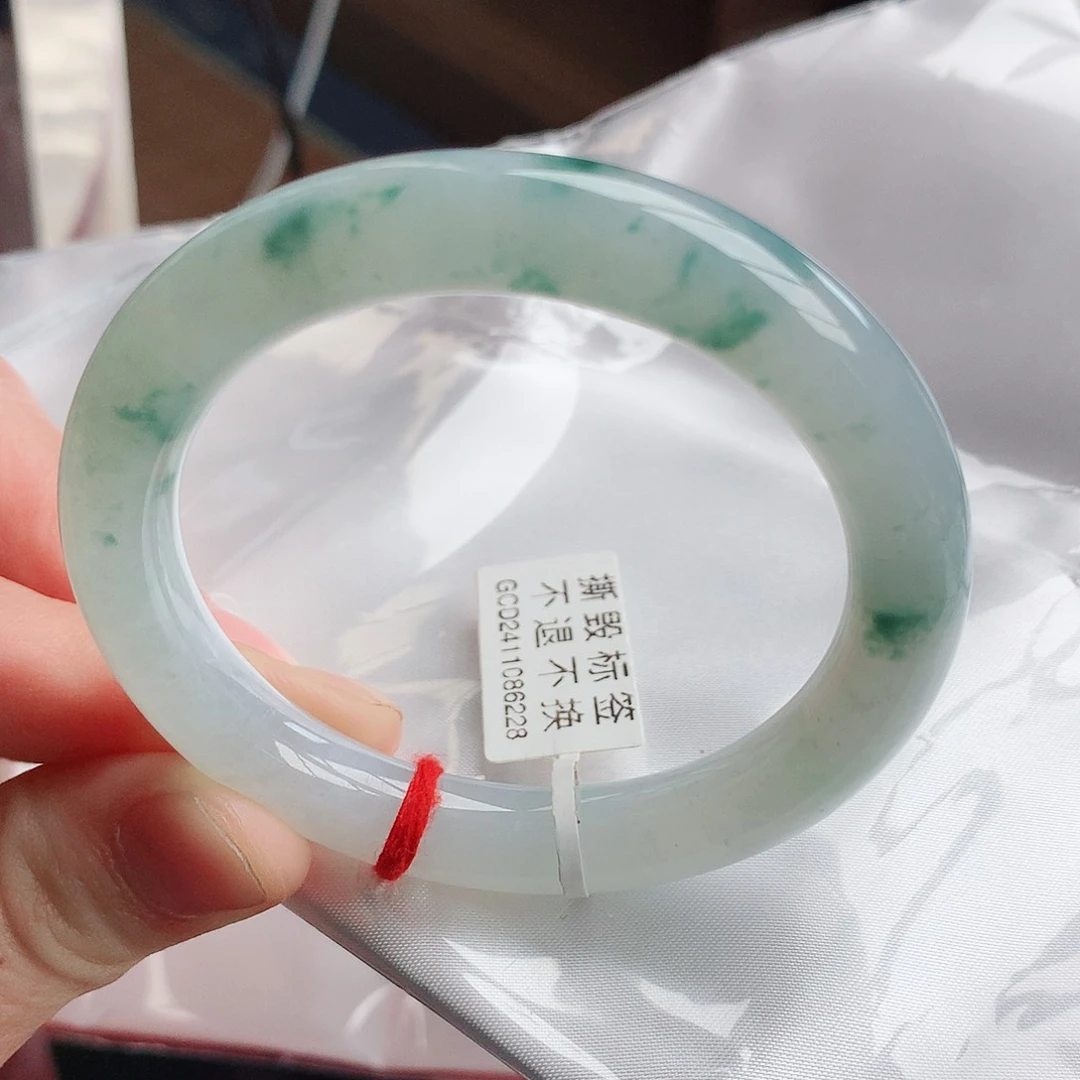 翡翠手镯未镶嵌天然翡翠A货