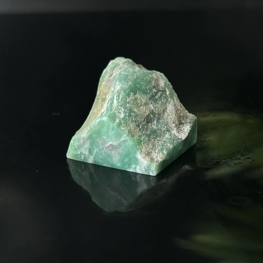 缅绿原石