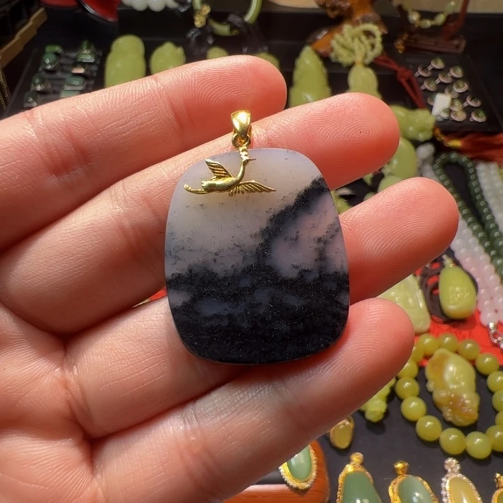 和田玉颈饰18K金镶嵌