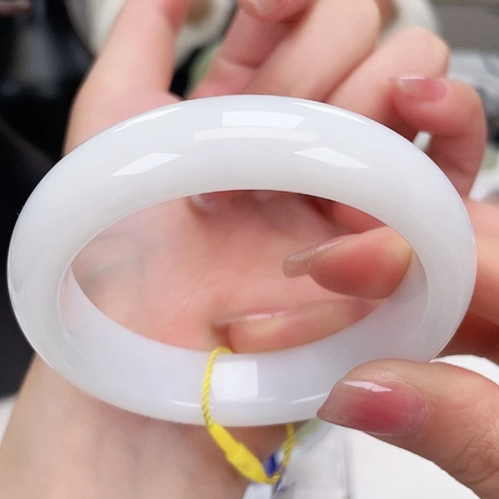 和田玉手镯57未镶嵌