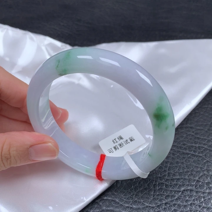 翡翠未镶嵌手镯