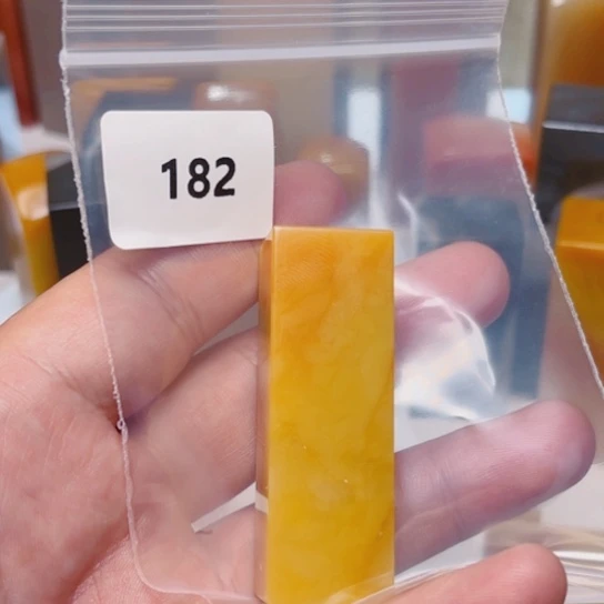 秋***天老挝石老挝石北部黄