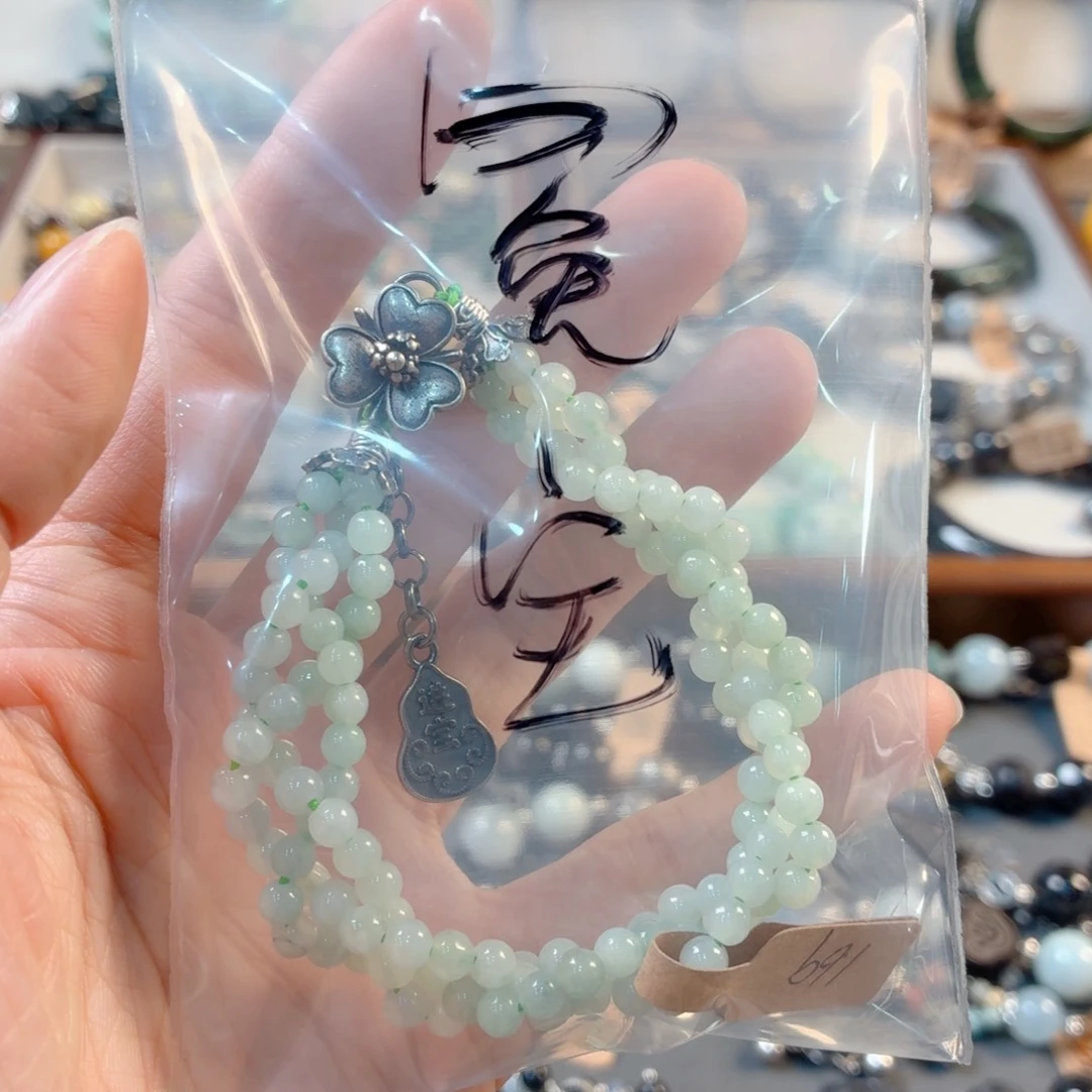 翡翠未镶嵌颈饰手串