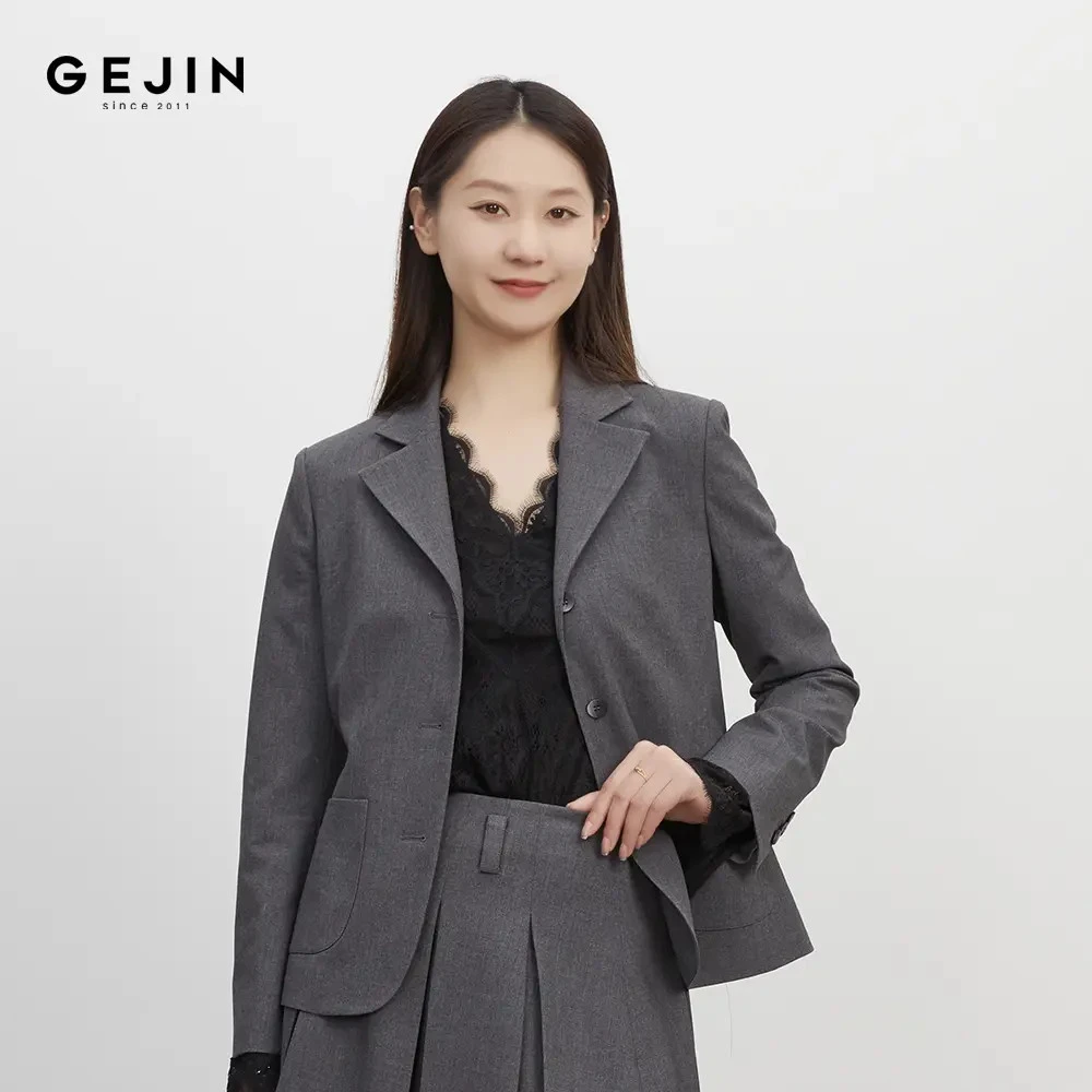 GEJIN/歌锦秋季新款纽扣纯色西装领通勤商务风小西装93325904561