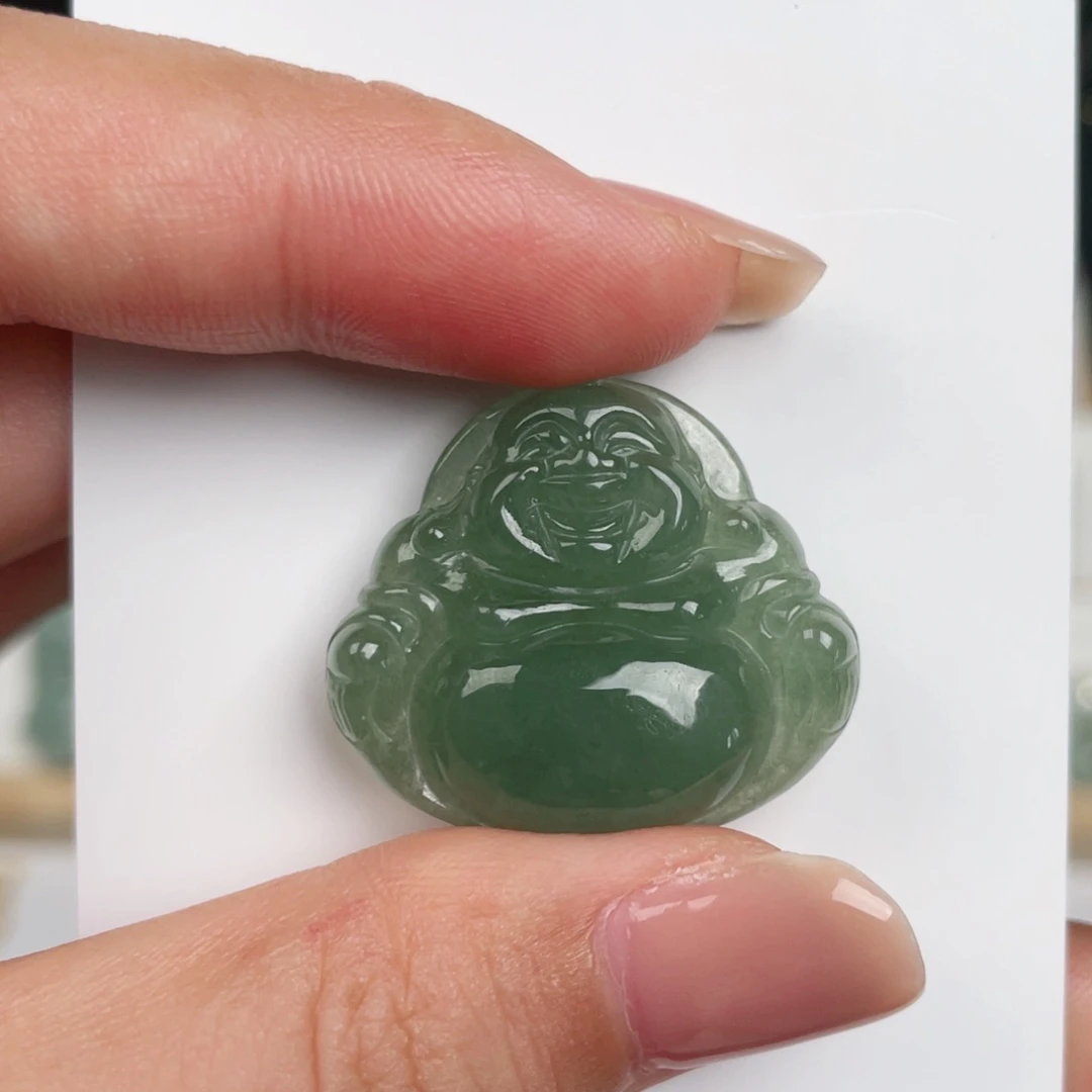 翡翠未镶嵌颈饰佛公