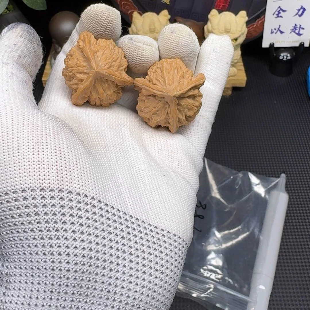 文玩核桃吊坠3****?三棱345