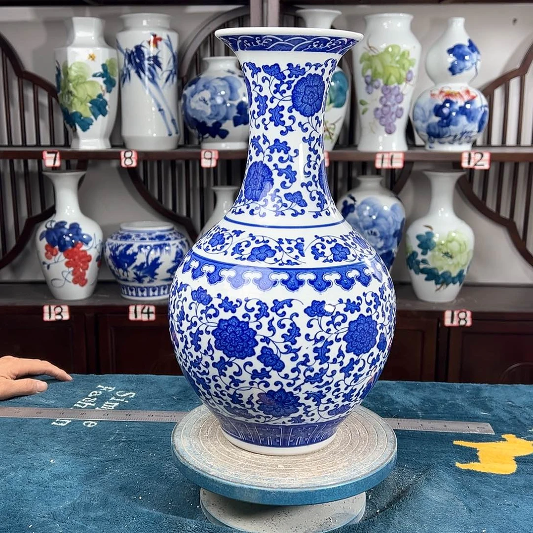 摆件景德镇陶瓷缠枝