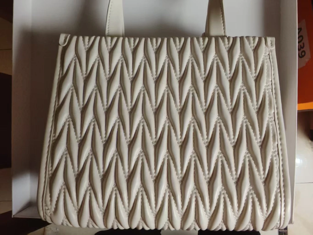 缪琴谱褶皱托特包白色奢品女包2025夏季新A26