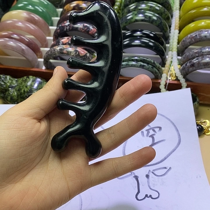 蛇纹石玉未镶嵌海豚梳