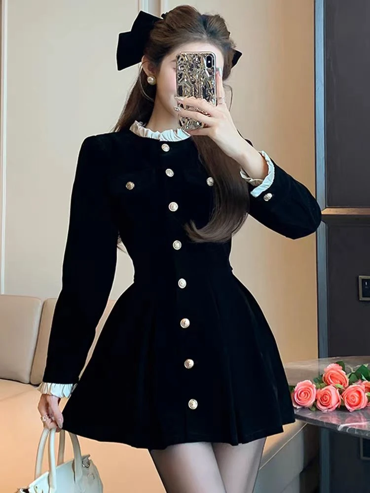 轻奢推荐法式茶歇小香风丝绒连衣裙女秋冬收腰显瘦单排扣小黑裙