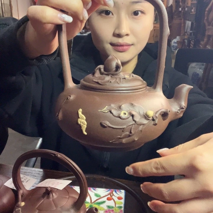 茶***香全手蟠桃提梁壶。