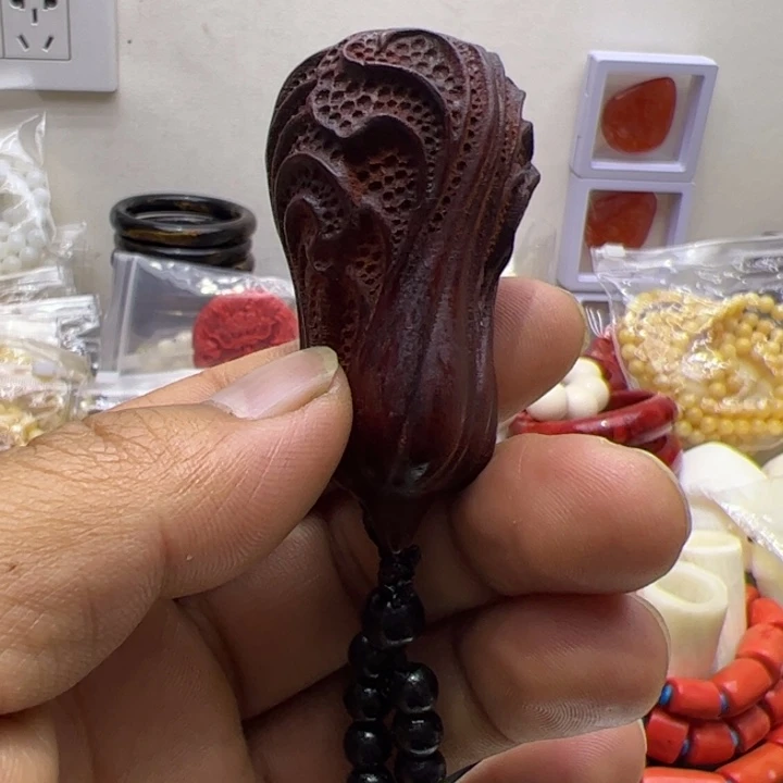 白枝/白酸枝（红酸枝木类）紫檀白菜手吧