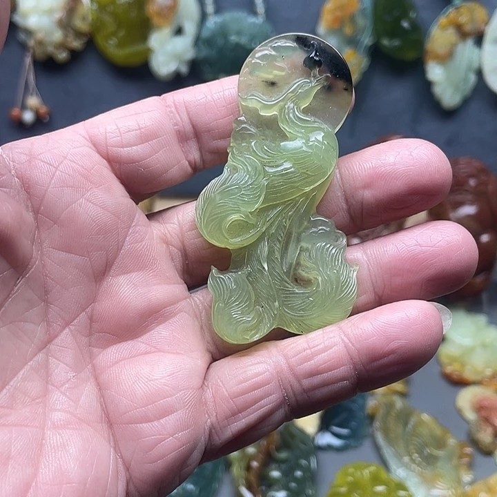 蛇纹石玉未镶嵌挂件