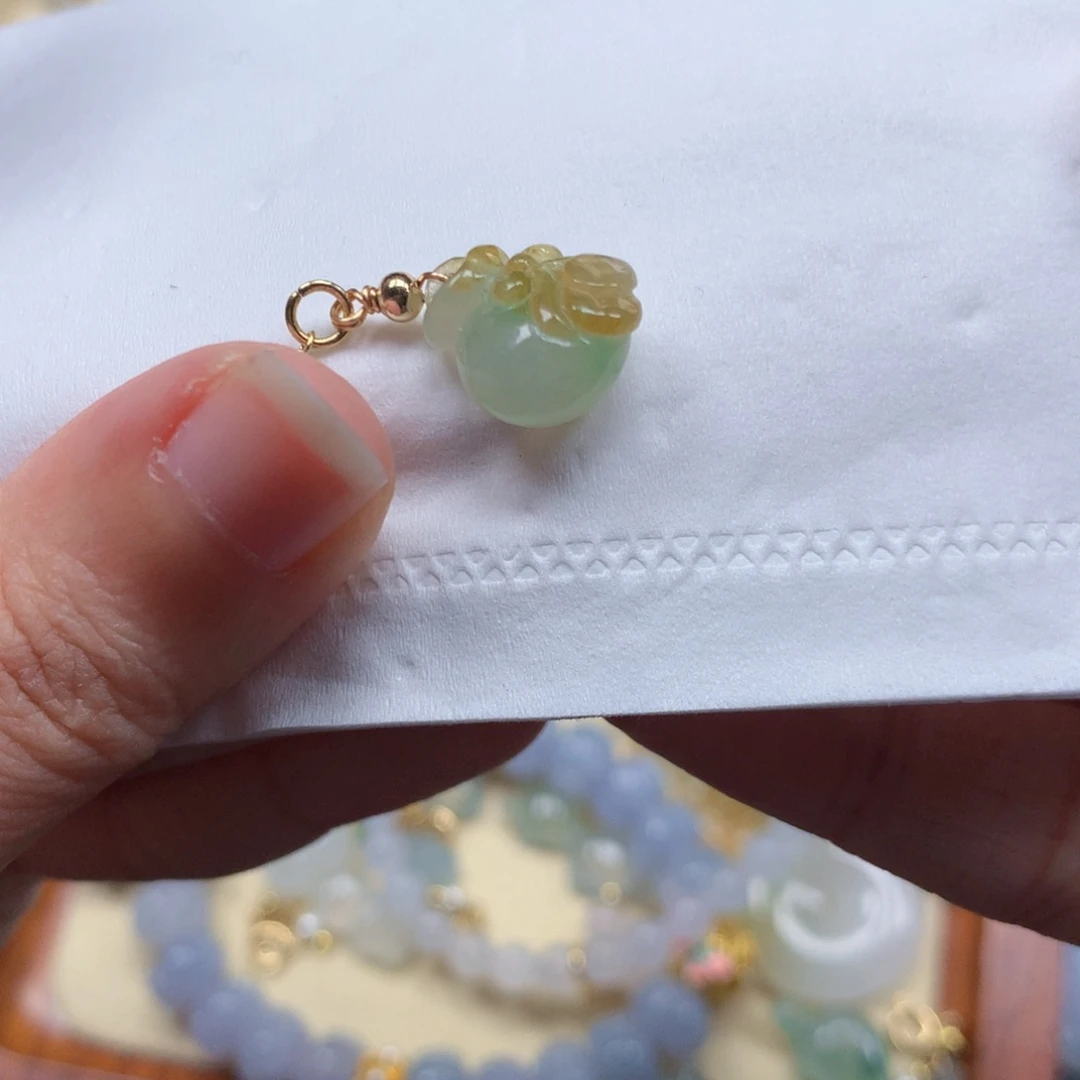 颈饰未镶嵌翡翠闪