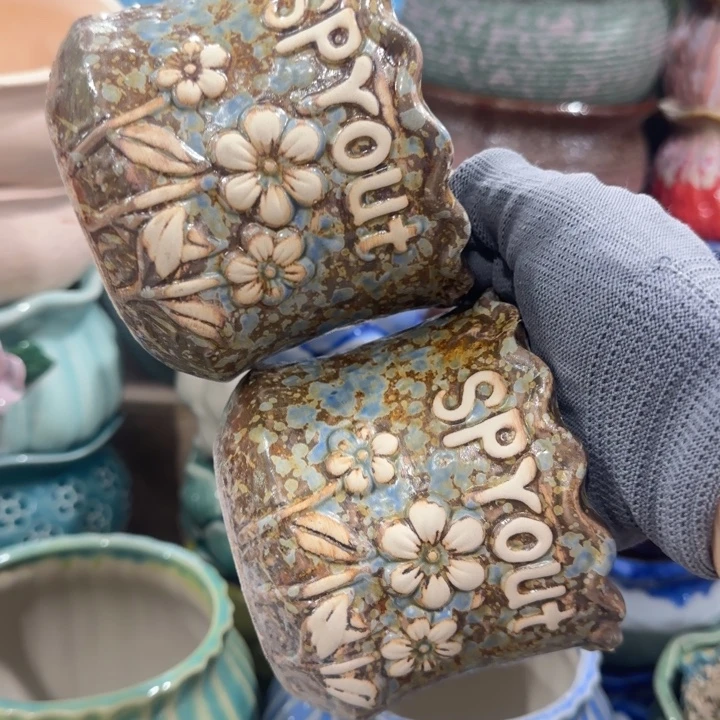 凑9块包邮，有孔，陶瓷花盆