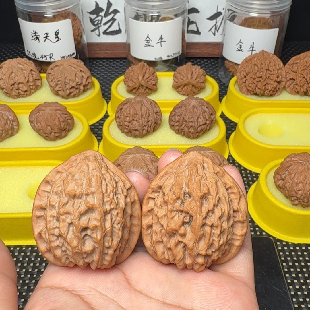 满***哥文玩核桃把件39金牛