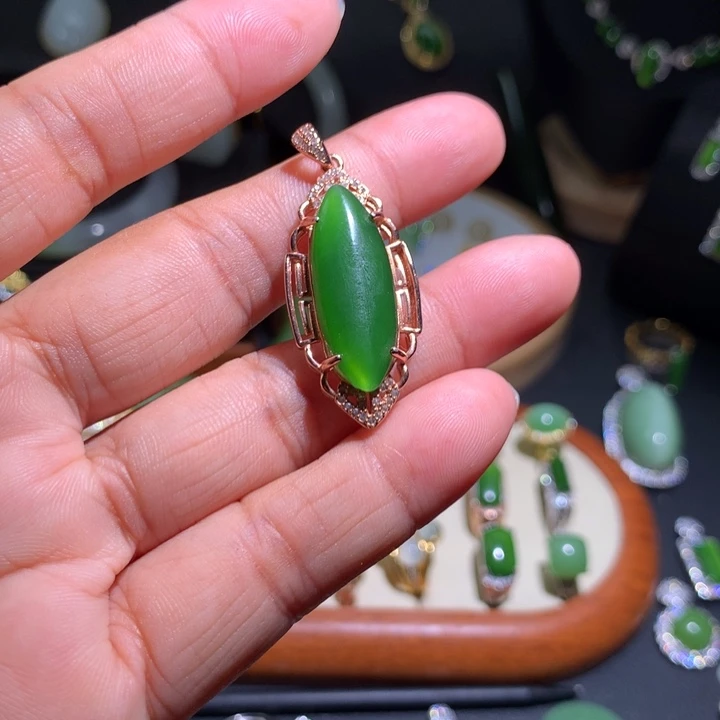 和田玉（碧玉）银S925镶嵌颈饰