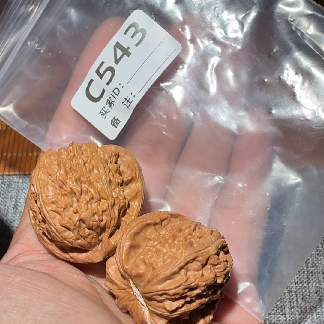 文玩核桃吊坠白狮子543