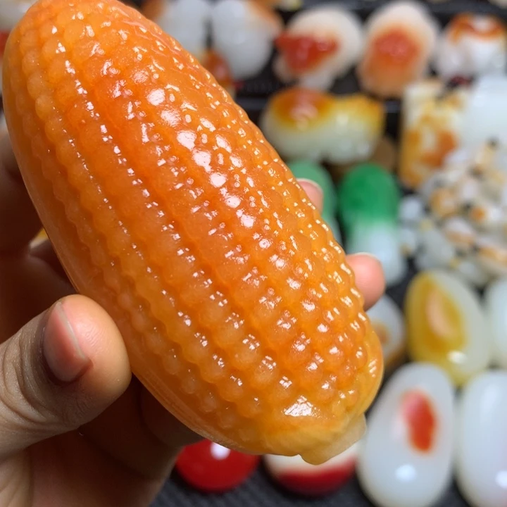 新疆戈壁石五彩石
