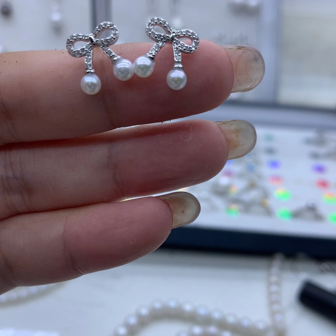 银S925镶嵌淡水珍珠耳饰
