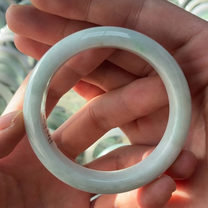 翡翠未镶嵌手镯翡翠手镯