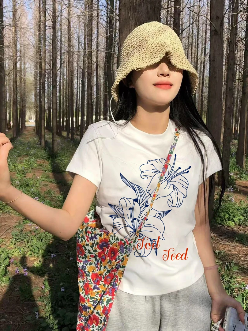 新款花朵正肩修身短袖t恤女学生甜辣妹韩版显瘦遮肉小众百搭上衣