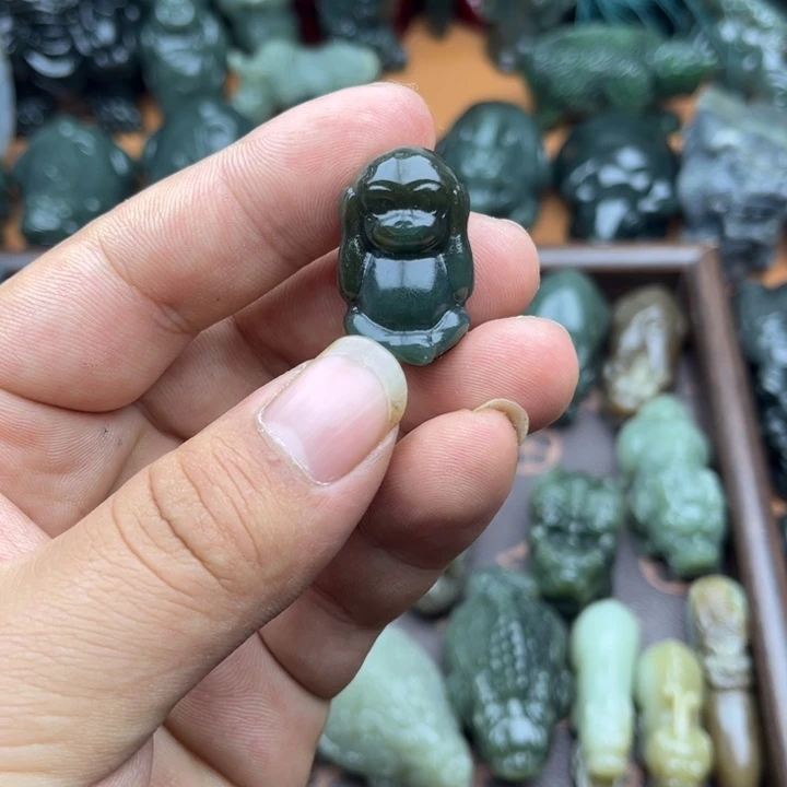 和田玉未镶嵌把件