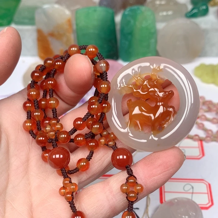 玛瑙/玉髓颈饰未镶嵌废****?