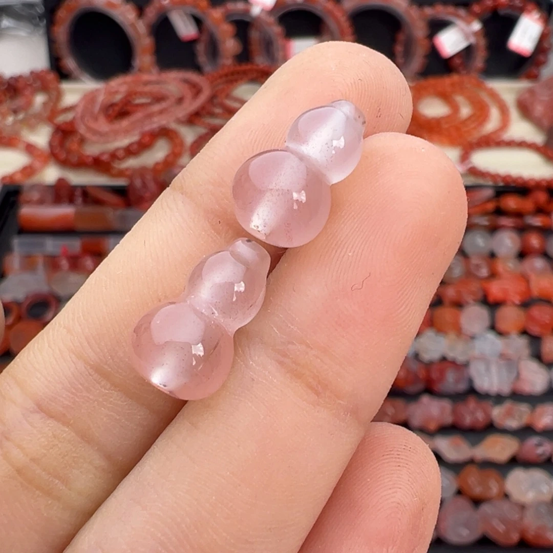 南红玛瑙未镶嵌颈饰配对葫芦