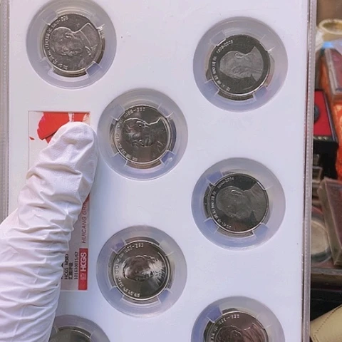 其他普通金属七伟人套装如图，，，，，，，