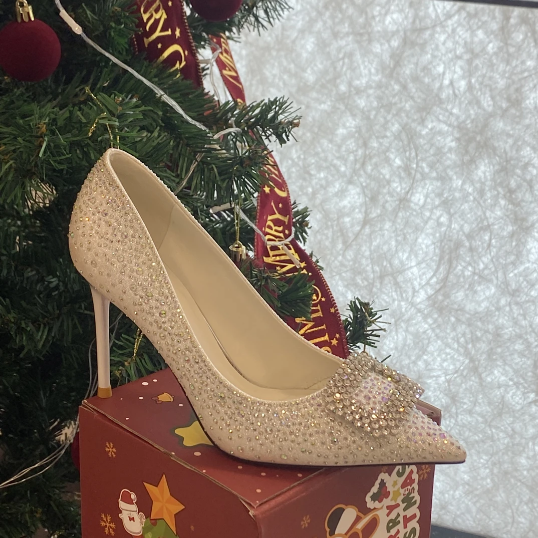 暴富暴美最常穿尖头鞋细跟水钻方扣浅口时装单鞋满钻2232-53