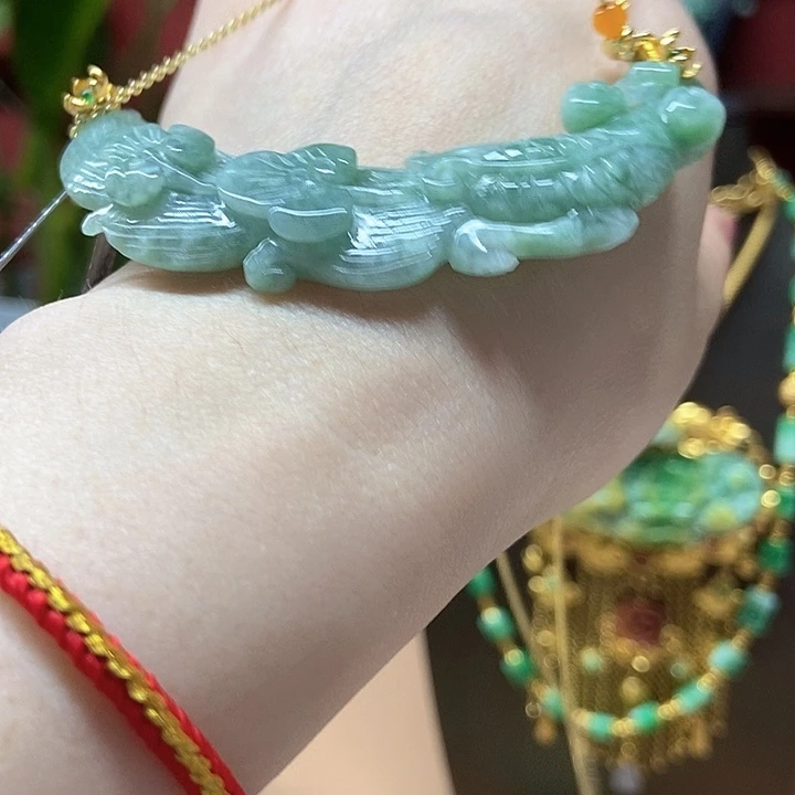 翡翠未镶嵌颈饰吊坠