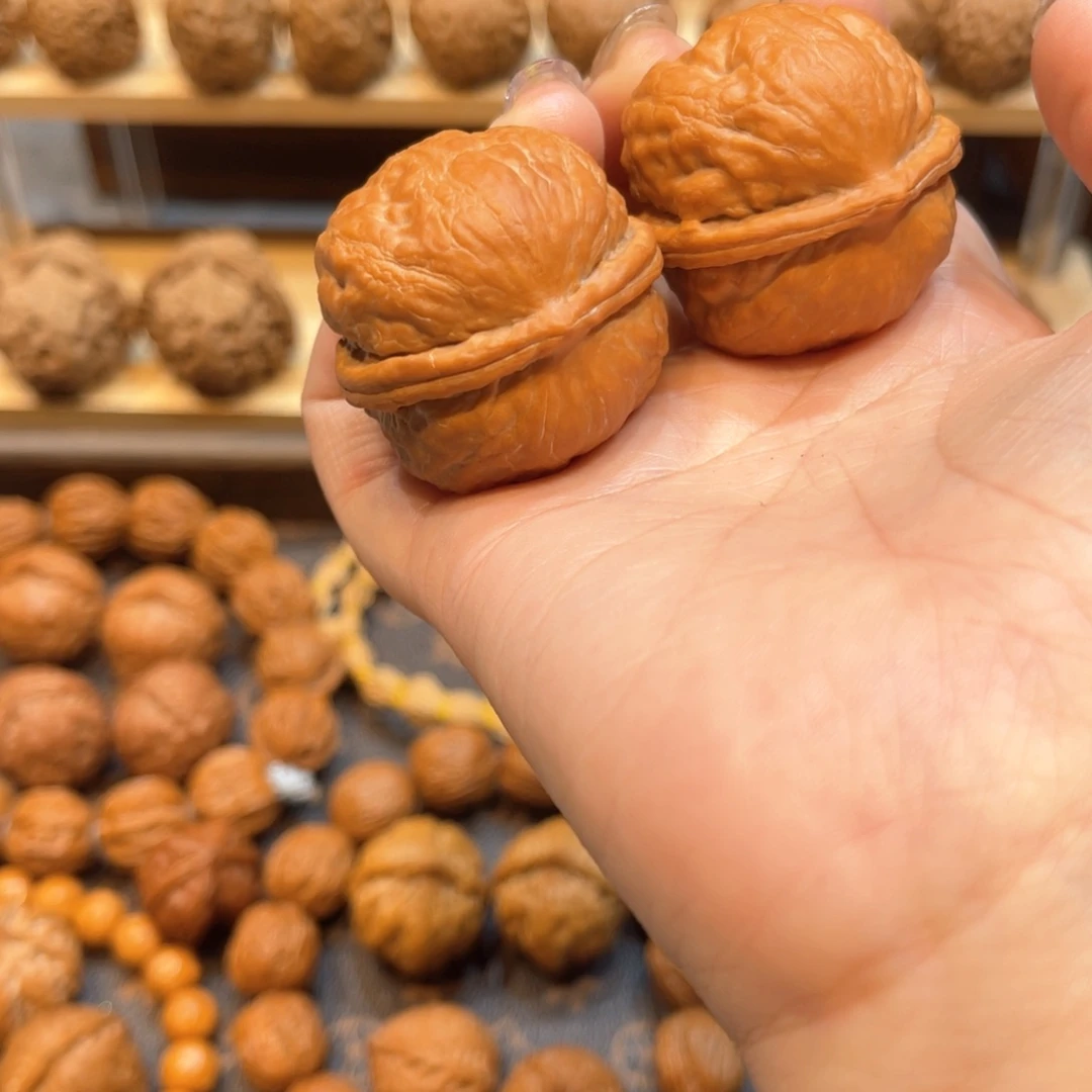 文玩核桃把件大龙珠