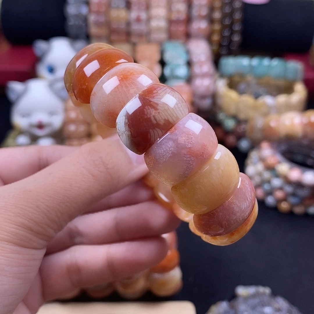 小****硅化珊瑚（珊瑚玉）未镶嵌手牌