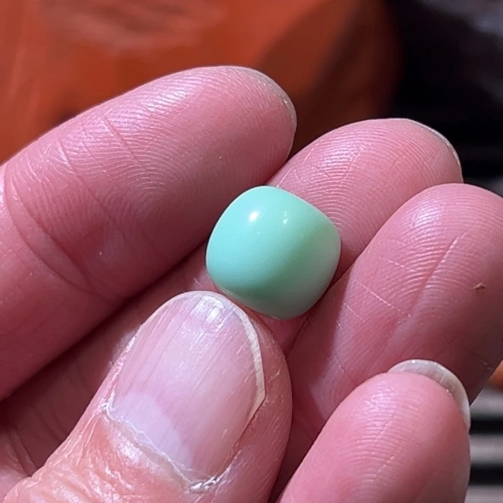 石英质玉（缅黄）未镶嵌配饰缅绿11mm