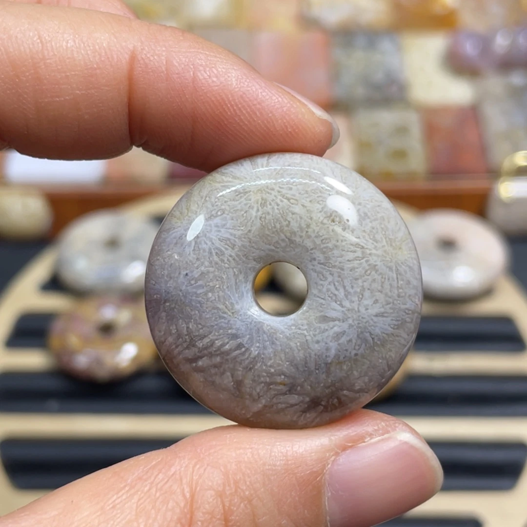硅化玉未镶嵌颈饰k33