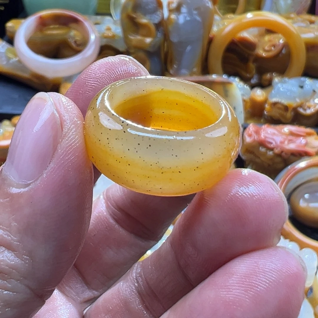 石英质玉未镶嵌颈饰