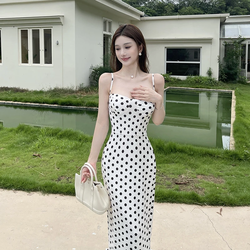 赫本风波点吊带连衣裙法式复古方领性感气质修身绑带印花包臀裙子