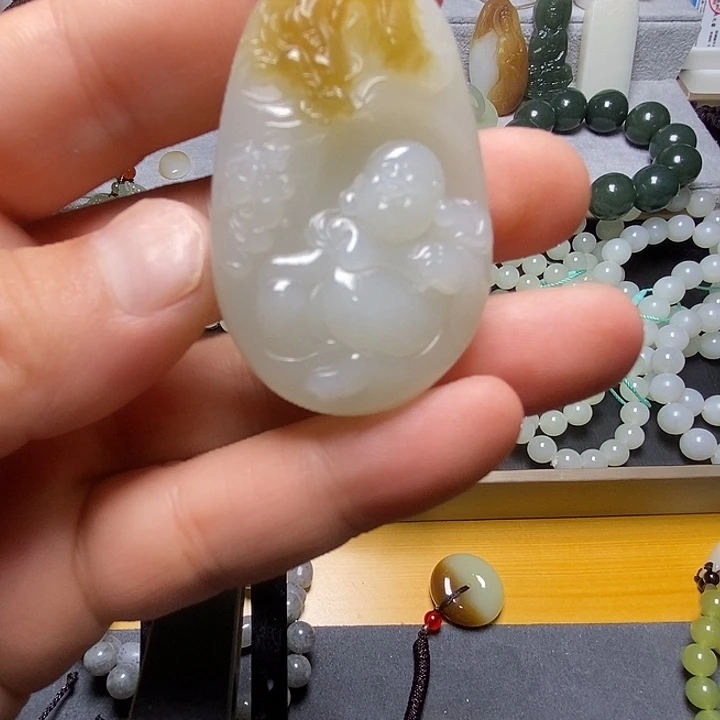 和田玉（糖玉）未镶嵌颈饰