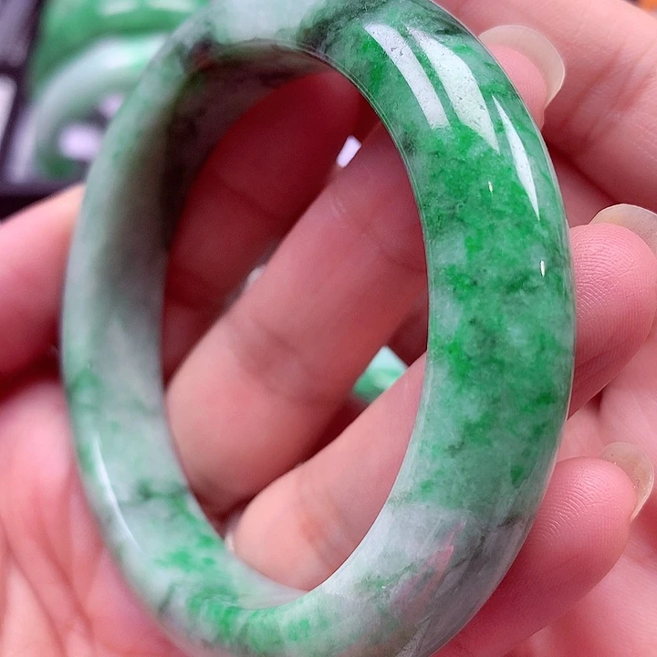 翡翠未镶嵌手镯翡翠